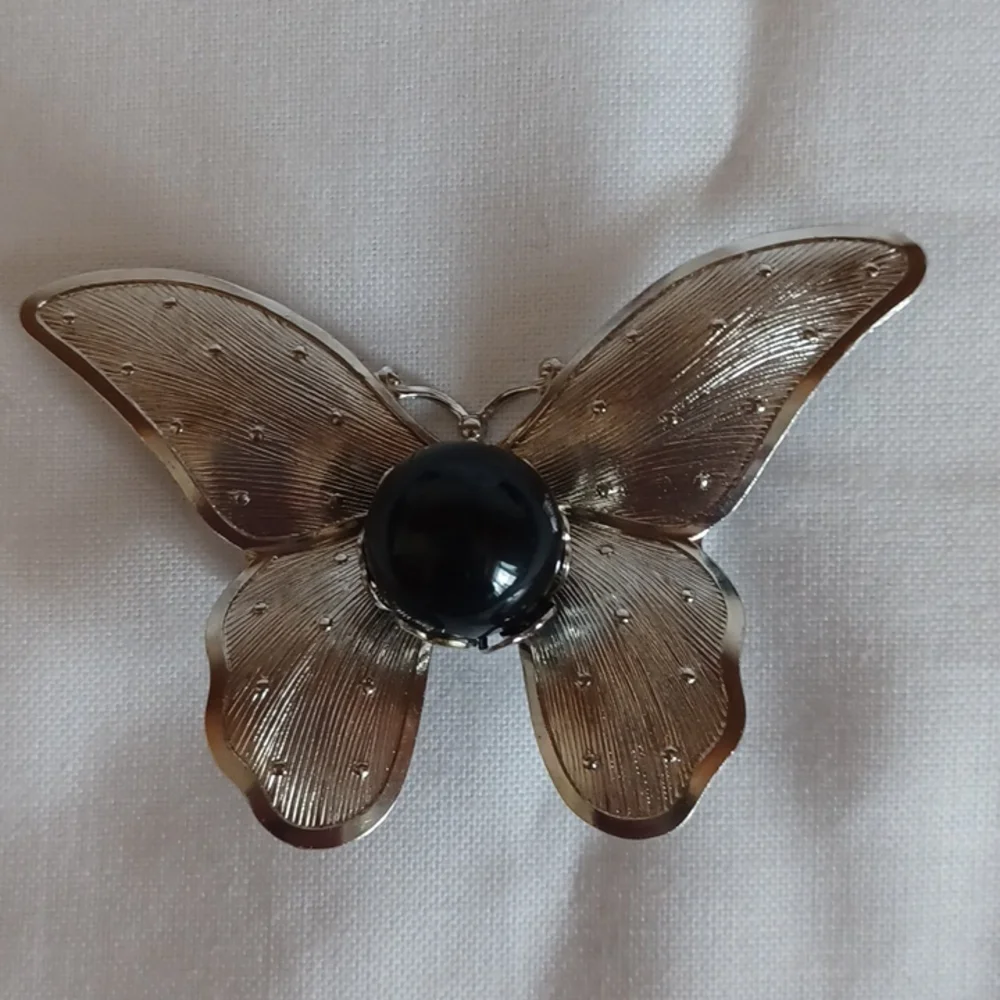 Brooch and Earring Set - Picture 2 of 5